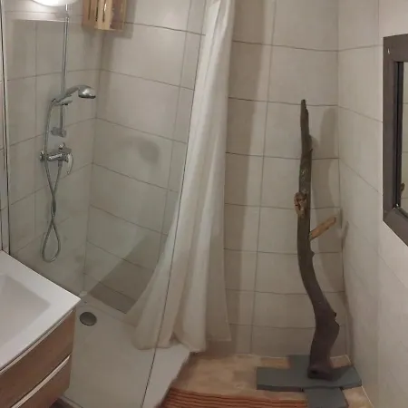 Nice 29m With Loggia Near The Beach! Апартаменты Кавалер-сюр-Мер